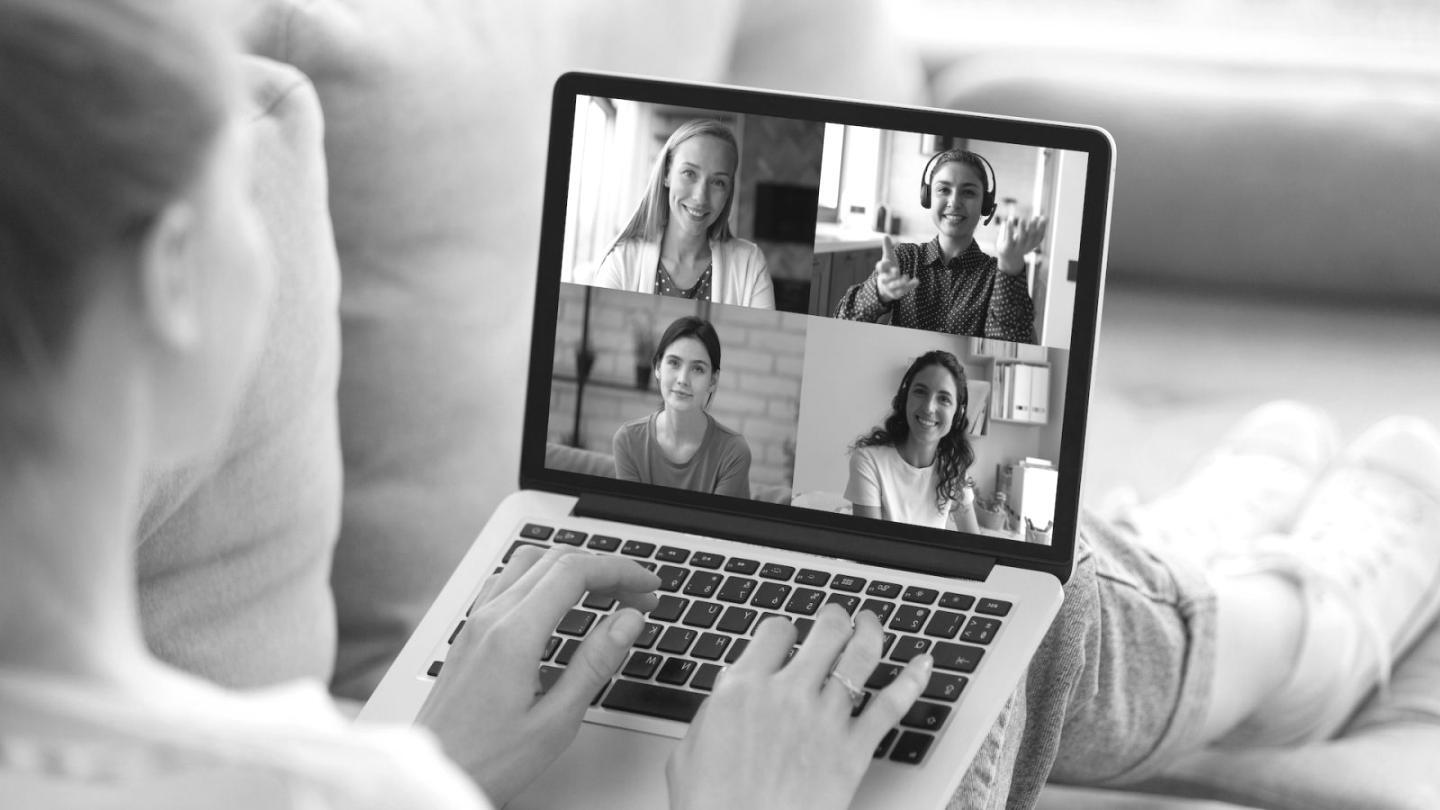 Workshop-Teilnehmer bei einer Kommunikationsübung